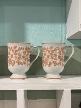 2 Vintage Holt Howard Pedestal Mug